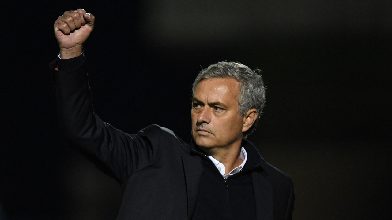 争议判罚点燃全场，两队差点动手