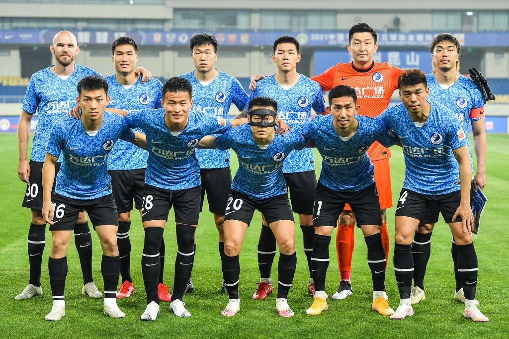 王淞化身纳尔一拍二 微笑枪枪爆头 微笑队3-1淘汰957队晋级决赛