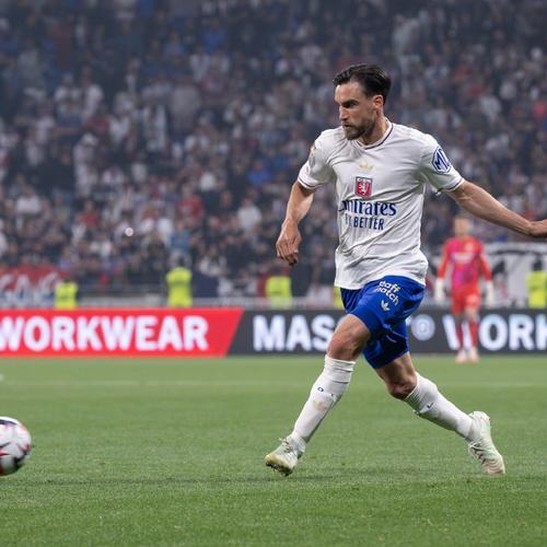 意媒：国米将贝尔纳韦视为未来中场引援人选，已派球探考察